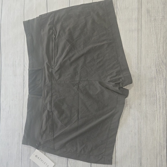 Athleta Women's Trekkie North Shorts Green Size 26 NWT - Picture 2 of 11